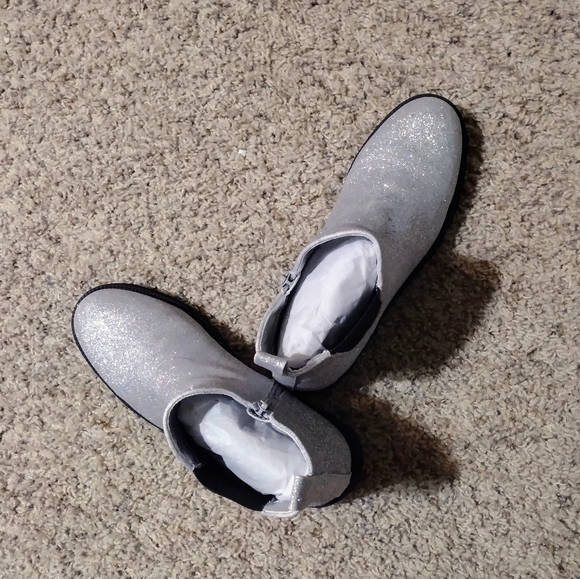 🆕️Mia Girl Youth Casual/ fashion Boots - Picture 2 of 8